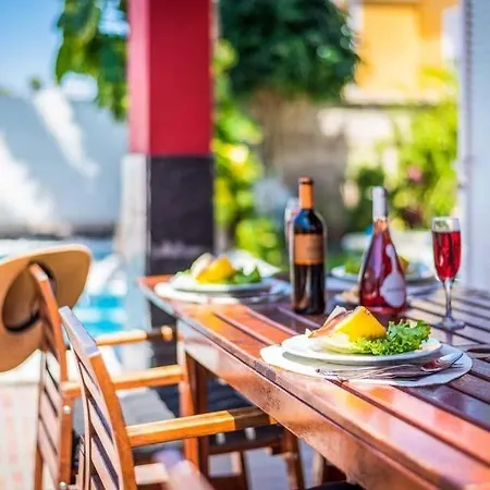 Villa Playa De Fanabe Sleeps 8 Pool Air Con *