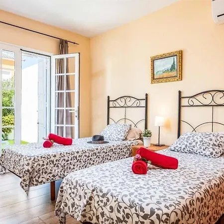 Villa Playa De Fanabe Sleeps 8 Pool Air Con Costa Adeje (Tenerife)
