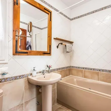 Playa De Fanabe Sleeps 8 Pool Air Con Costa Adeje (Tenerife)